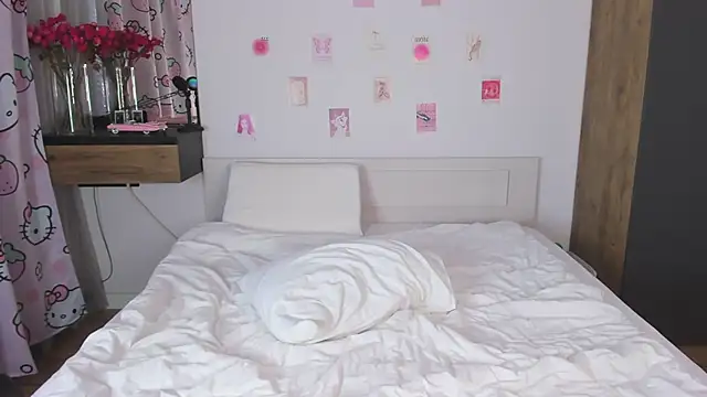 Snapshot of MiaKeler chatting on 06.10.26 MiaKeler online show from 06.10.26