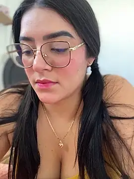 Lia flowers online show from 01.26.25