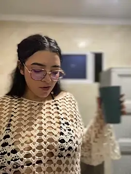 Lia flowers online show from 02.28.25