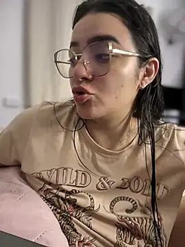 Lia flowers online show from 03.15.25