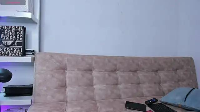 Snapshot of SofiaSweet_ chatting on 12.21.24 SofiaSweet online show from 12.21.24