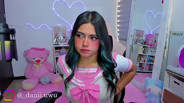 Snapshot of CuteDani_ chatting on 03.06.26 CuteDani online show from 03.06.26