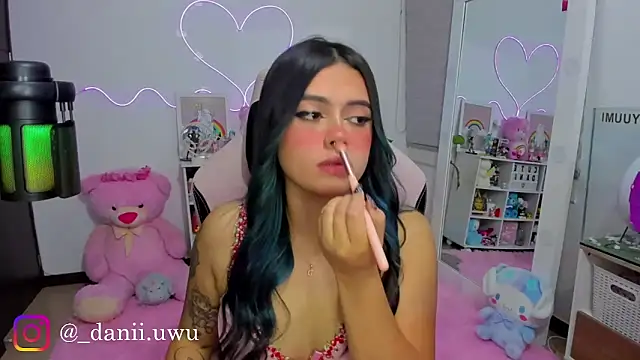 Snapshot of CuteDani_ chatting on 03.27.26 CuteDani online show from 03.27.26