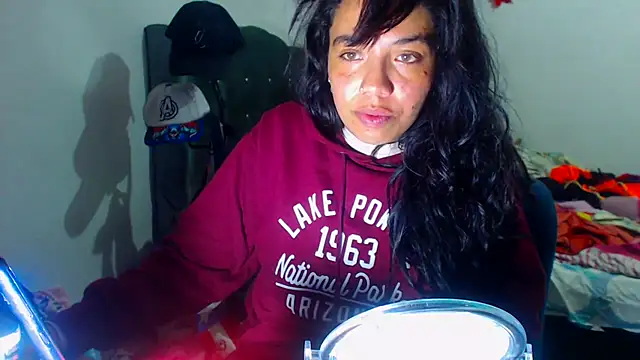 Snapshot of AmaraRoberts420 chatting on 11.29.25 AmaraRoberts420 online show from 11.29.25