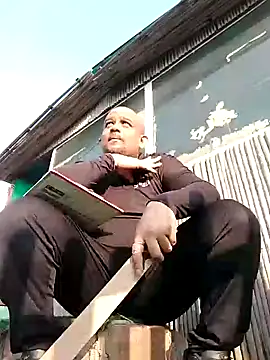 Dick 6inches online show from 02.10.25