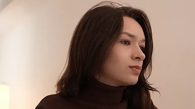 VivianLy  online show from 02.21.25