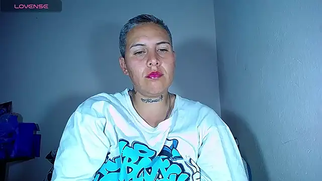 Snapshot of Yessi_rousse chatting on 02.12.25 Yessi rousse online show from 02.12.25