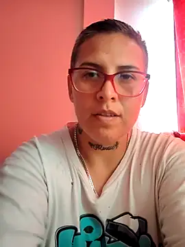 Snapshot of Yessi_rousse chatting on 02.12.25 Yessi rousse online show from 02.12.25