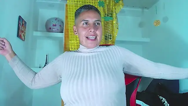 Snapshot of Yessi_rousse chatting on 03.18.25 Yessi rousse online show from 03.18.25