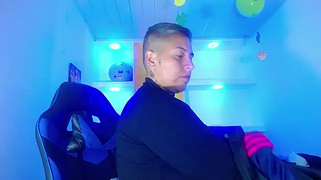 Snapshot of Yessi_rousse chatting on 03.22.25 Yessi rousse online show from 03.22.25