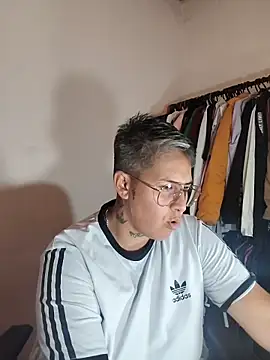 Snapshot of Yessi_rousse chatting on 11.03.25 Yessi rousse online show from 11.03.25