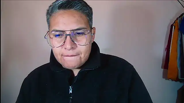 Snapshot of Yessi_rousse chatting on 11.14.25 Yessi rousse online show from 11.14.25