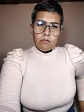 Snapshot of Yessi_rousse chatting on 01.14.26 Yessi rousse online show from 01.14.26