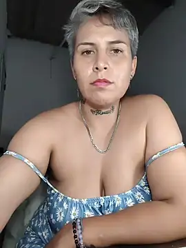 Snapshot of Yessi_rousse chatting on 05.16.26 Yessi rousse online show from 05.16.26
