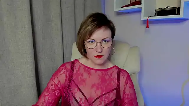 Snapshot of feliziaDesire chatting on 05.15.26 feliziaDesire online show from 05.15.26