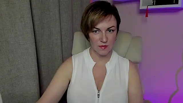 Snapshot of feliziaDesire chatting on 06.08.26 feliziaDesire online show from 06.08.26