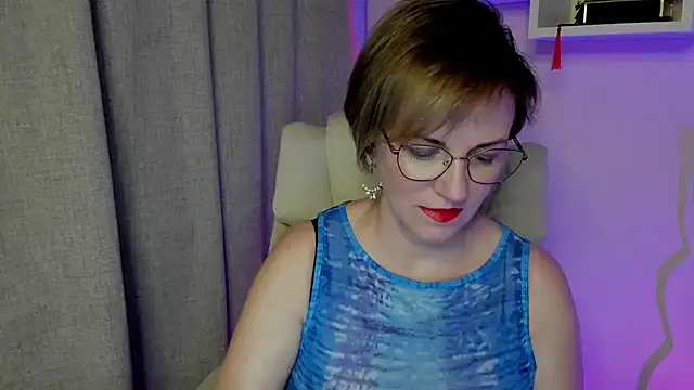 Snapshot of feliziaDesire chatting on 06.10.26 feliziaDesire online show from 06.10.26