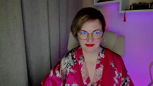 Snapshot of feliziaDesire chatting on 06.13.26 feliziaDesire online show from 06.13.26