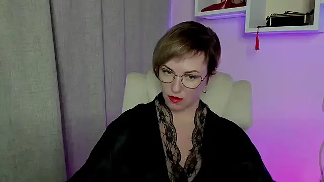 Snapshot of feliziaDesire chatting on 06.14.26 feliziaDesire online show from 06.14.26