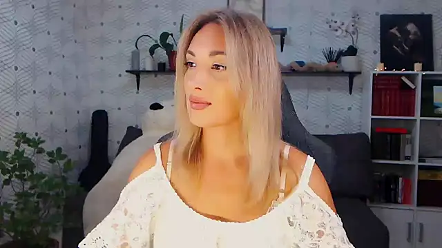 MillaXQueen online show from 07.30.26