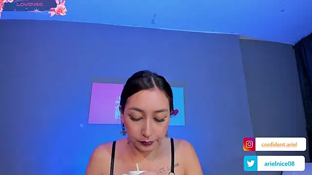 ariel35 online show from 02.14.25