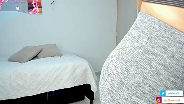 ariel35 online show from 09.19.25