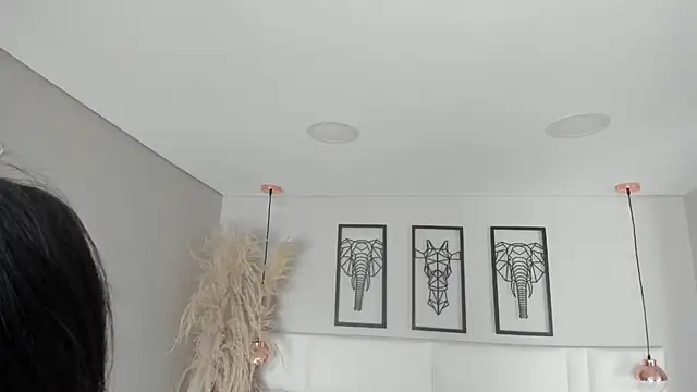 Rebeca jones online show from 11.04.25