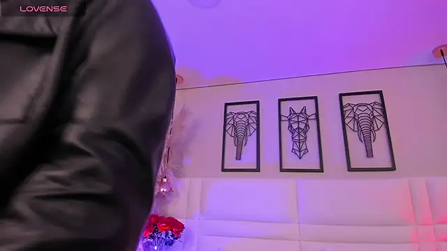 Rebeca jones online show from 11.17.25