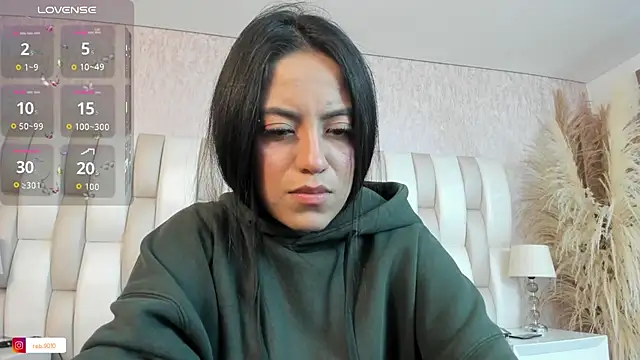 Rebeca jones online show from 02.05.26