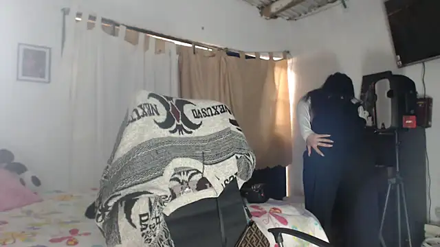 Snapshot of xx_nath_xx chatting on 09.17.25 xx nath xx online show from 09.17.25