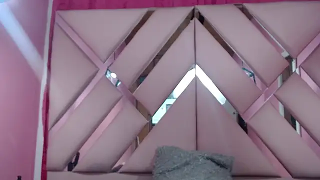 nathaly low1 online show from 02.05.25