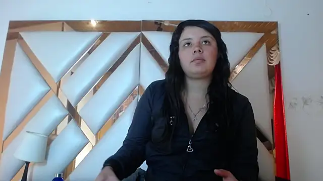 Snapshot of nathaly_low1 chatting on 05.15.26 nathaly low1 online show from 05.15.26