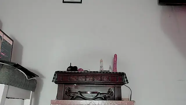 Snapshot of AngelBarbaro chatting on 05.16.26 AngelBarbaro online show from 05.16.26