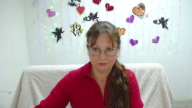 VanessaHotts online show from 02.26.25