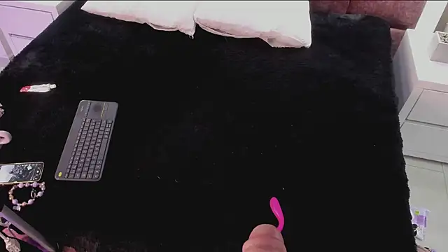 JulietaAlves online show from 03.18.25