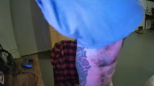 Snapshot of mandjpuff2 chatting on 11.30.25 mandjpuff2 online show from 11.30.25