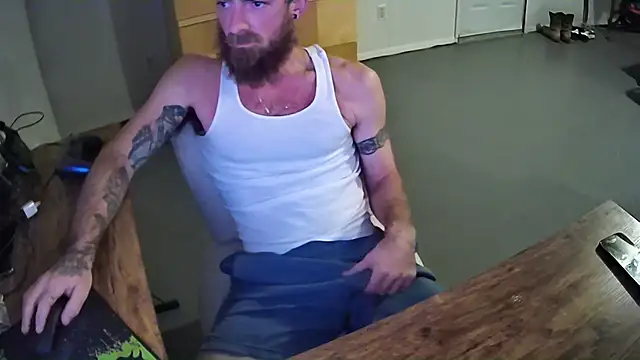 Snapshot of mandjpuff2 chatting on 12.01.25 mandjpuff2 online show from 12.01.25