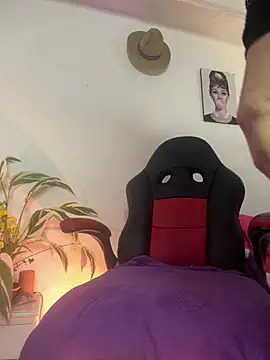 Snapshot of lonely_shewolf chatting on 02.03.26 lonely shewolf online show from 02.03.26