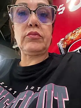 Snapshot of lonely_shewolf chatting on 02.17.26 lonely shewolf online show from 02.17.26