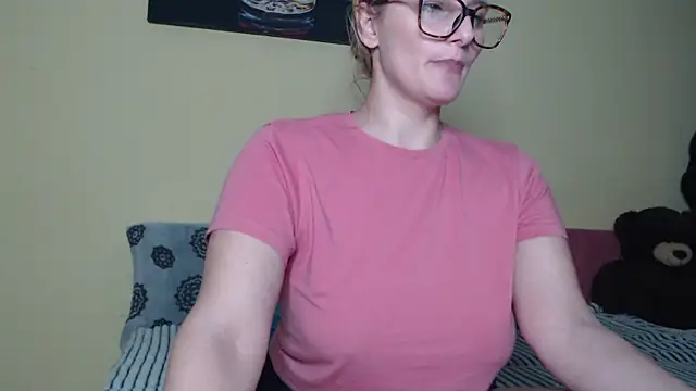 Snapshot of alicesweet21 chatting on 01.26.25 alicesweet21 online show from 01.26.25