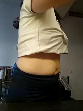 Snapshot of milflovelyxxx chatting on 05.31.26 milflovelyxxx online show from 05.31.26