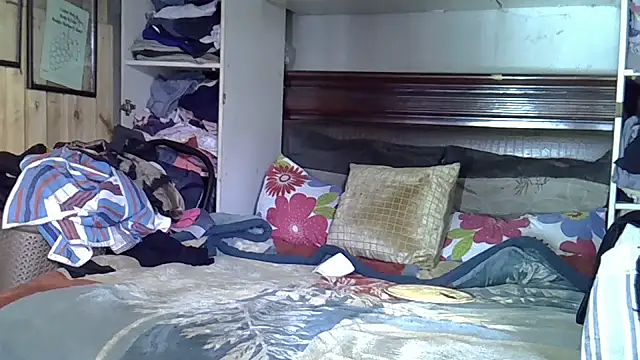 AddictiveAssCurves online show from 02.20.26