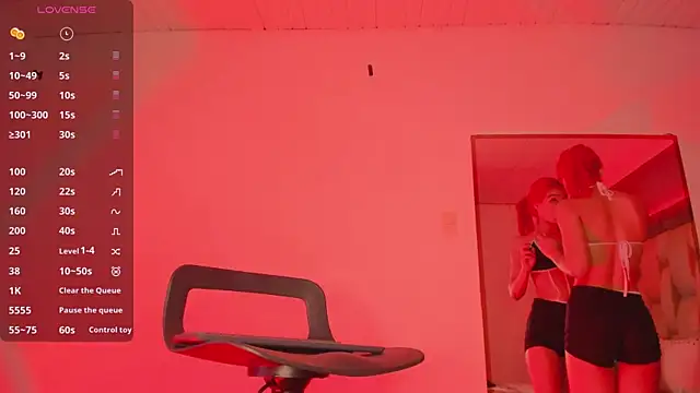 Emmily Savage online show from 01.14.25