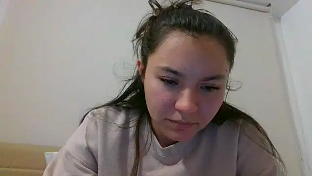 Snapshot of _andygirl chatting on 05.19.26 andygirl online show from 05.19.26