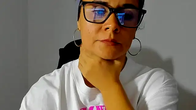 Snapshot of Sami_Hotie1 chatting on 04.18.26 Sami Hotie1 online show from 04.18.26