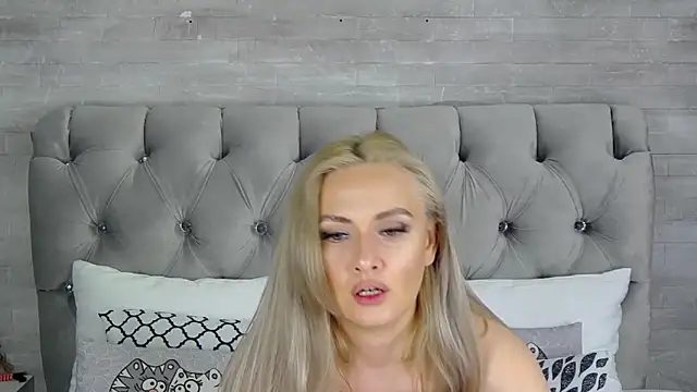 IsabellaDeRosa online show from 03.07.25