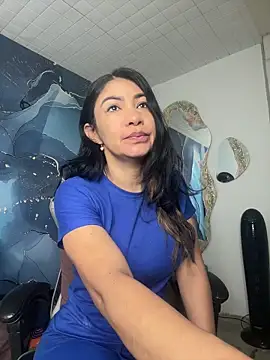 Snapshot of luzcastillo07 chatting on 05.25.26 luzcastillo07 online show from 05.25.26
