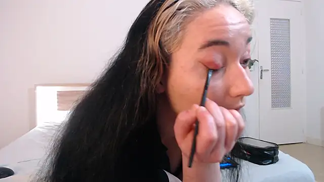 Snapshot of Crystal-dreamt chatting on 03.03.25 Crystal-dreamt online show from 03.03.25