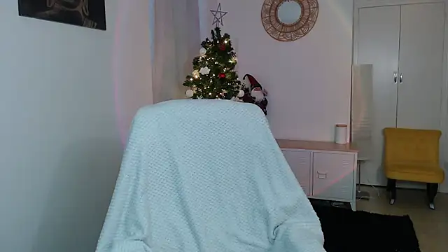 Crystal-dreamt online show from 12.18.25