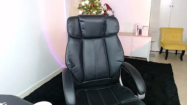 Crystal-dreamt online show from 12.21.25